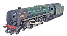 Hornby R063 BR Class 7P6F 4-6-2 Steam Loco Britannia 70000 Green OO Runner Unbox
