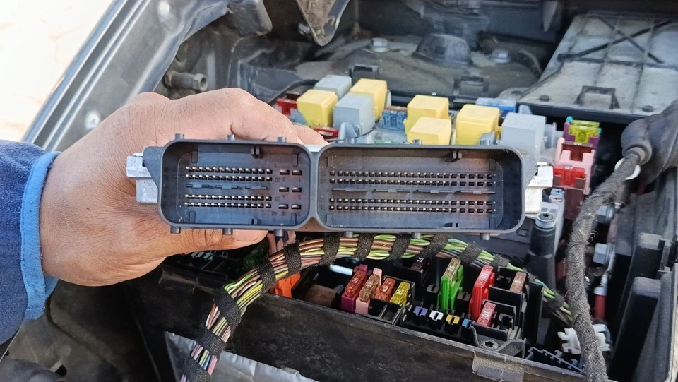 A6511501879 CENTRALINA MOTORE / A0054469640 / 1184586 PER MERCEDES-BENZ VIANO W - Immagine 3 di 4