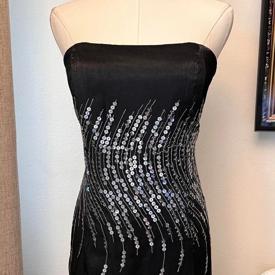 Cachet Vintage Black Strapless Sequin Gown- Tagged size 12 fits like 6/8 (See Me - Image 2 of 4
