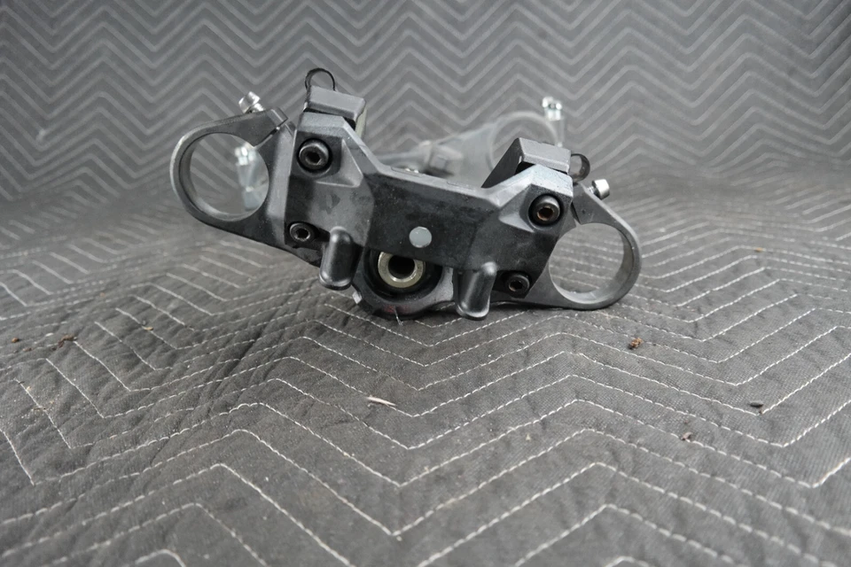 Abrazadera horquilla triple árbol Kawasaki Z H2 2020 44039-0197 44037-0195 SB16 Foto 3 de 4