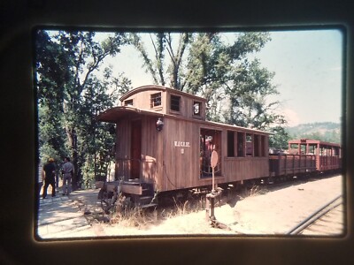 XBO07 35mm Slide Photo Vintage W & CV EXCURSION TRAIN CABOOSE #11