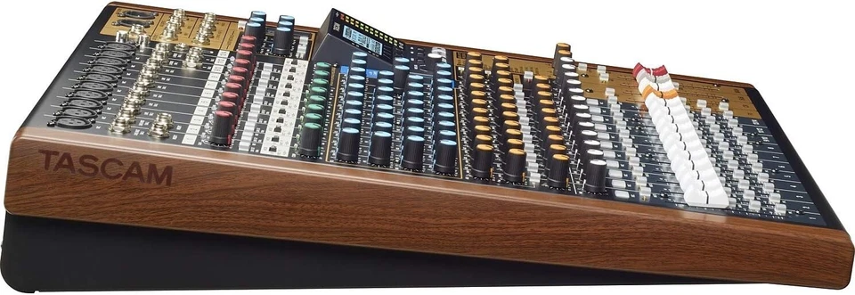 Tascam Model 16 16-ChannelMultitrackRecorder with AnalogMixer & USBInterface NEW - Image 4 of 4
