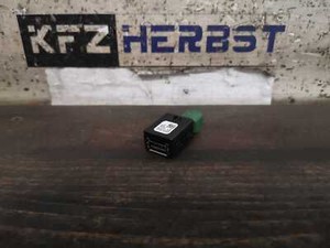 VW Polo AW Radiobedienung USB Anschluss 5Q0035726 275710