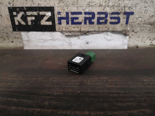 VW Polo AW Radiobedienung USB Anschluss 5Q0035726 275710