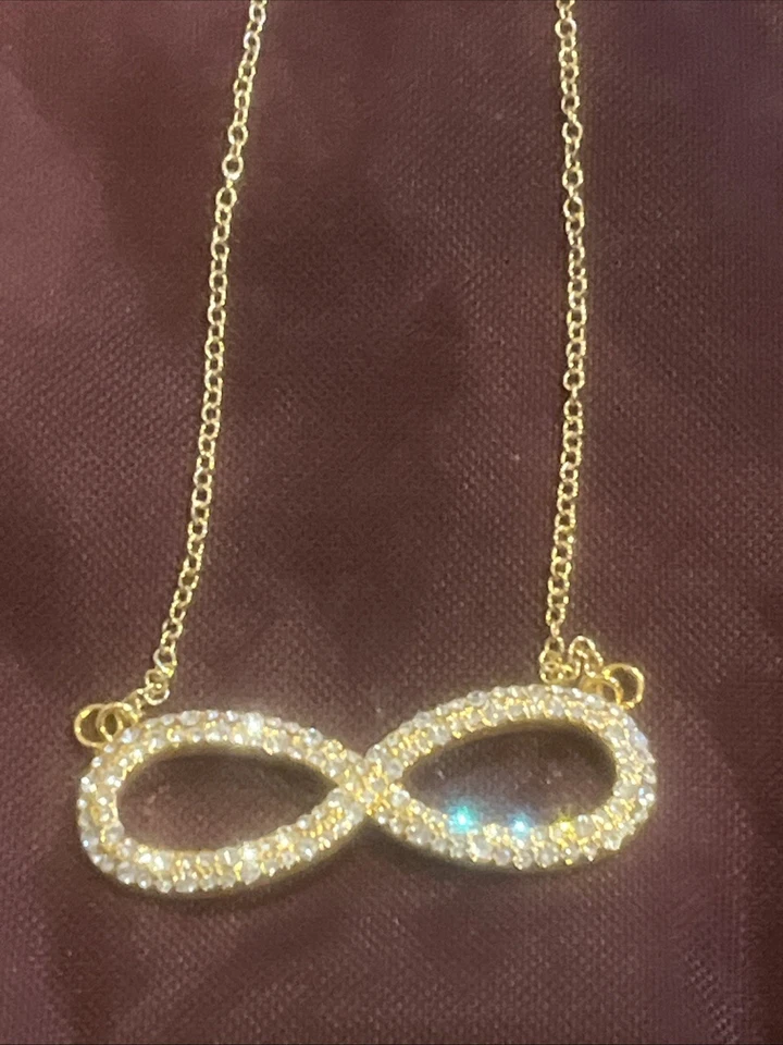 C C Skye Gold Infinity Necklace 18k Plated Eternal Love Crystal Sparkles Foto 2 de 4