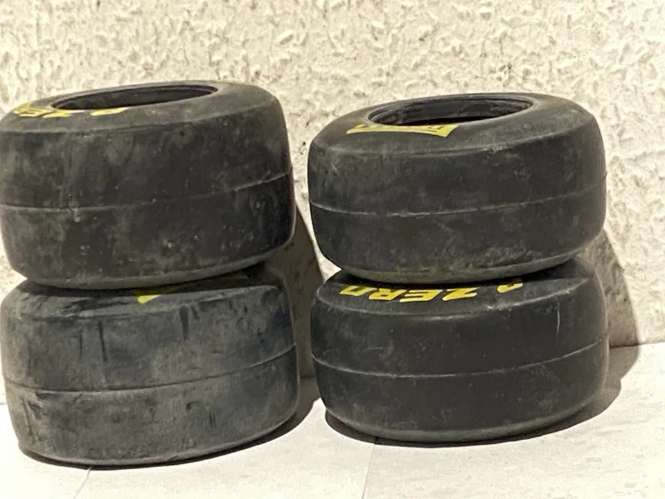 1 Satz/4 Stück neue Soft Reifen/Einlagen F1-RB7 DeAgostini 2Reifen Hinten/2Vorne - Bild 4 von 4