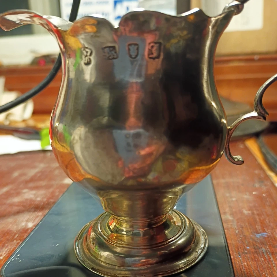 Jarra pequeña crema de plata de ley 1764 vintage con sellos peso 73 g Foto 4 de 4