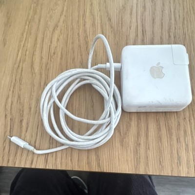 Apple 61W USB-C Power Adapter White for MacBook Pro/Air A1947