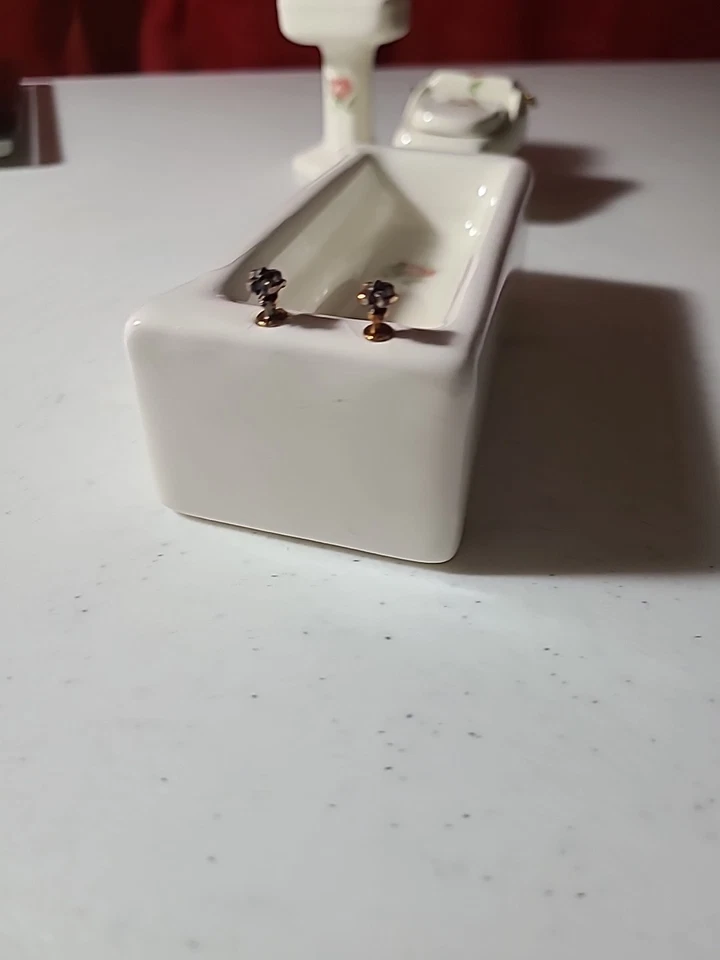 Conjunto de 3 peças de banheiro Bespaq branco floral pintado à mão casa de bonecas miniatura - Imagem 3 de 4