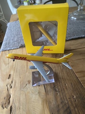 BOEING 757 200 DHL Airline Plane Diecast Model Airplane  B-757 Cake Topper    