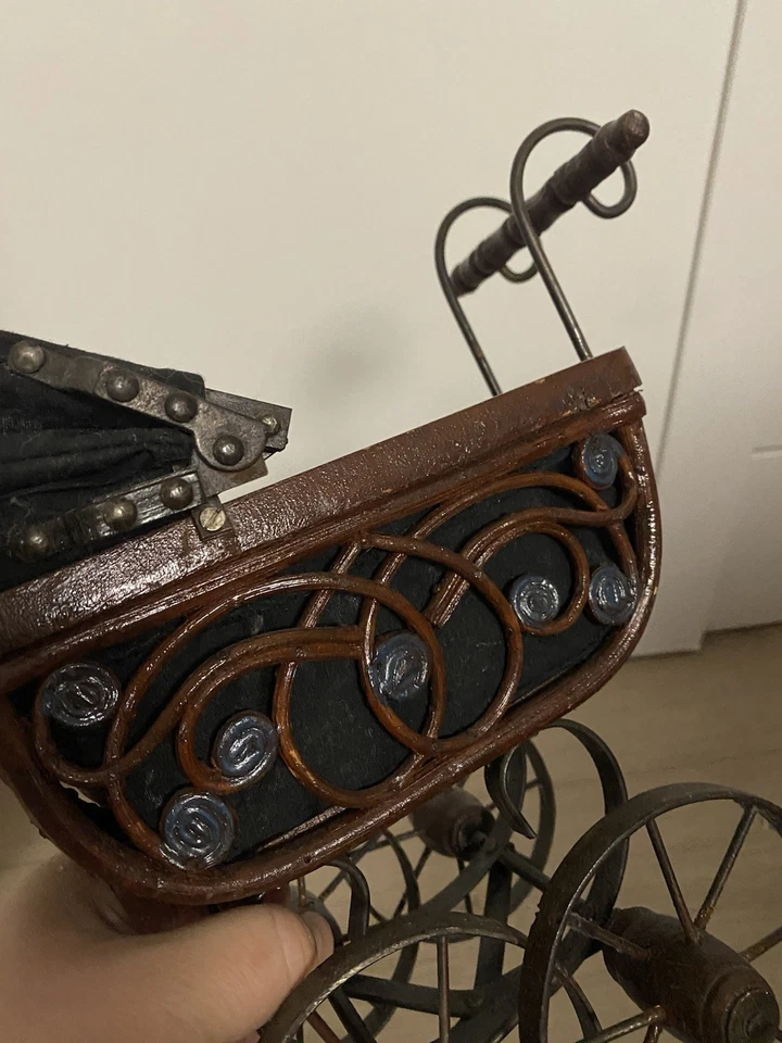 Beautiful Vintage Dolls Pram / Antique Decorative Dolls Pram - Image 4 of 4