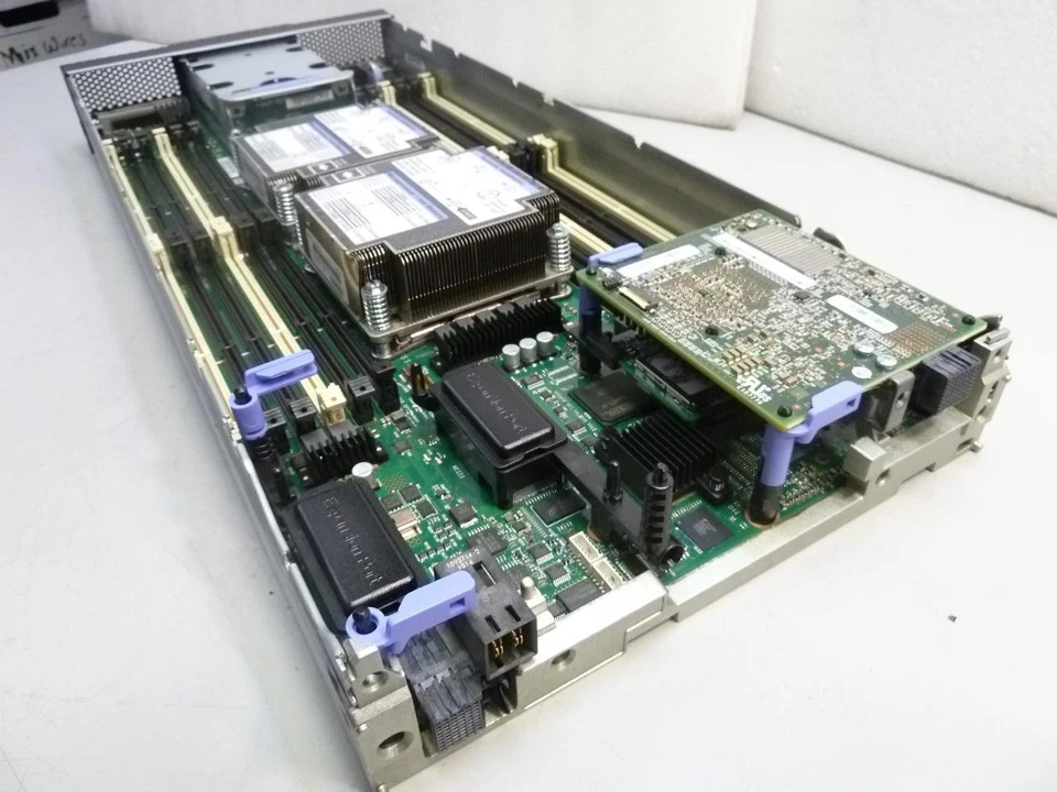 Lenovo Flex System X240 M5 Server Blade | 9532-AC1 | Drives & Ram not included - Image 3 of 4