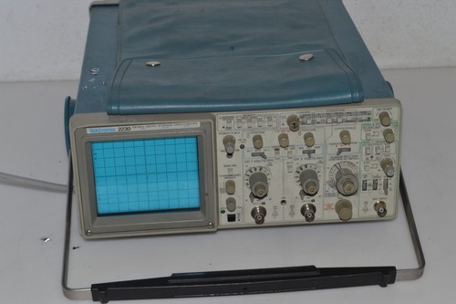 Tektronix 2230 100MHz Two Channel Analog/Digital Storage Oscilloscope (HHU24) - Picture 2 of 6
