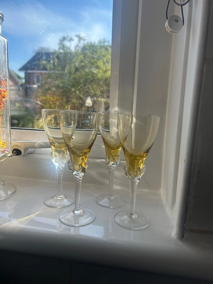 Ambre coloured wine 3 in the set glasses - Image 3 of 3