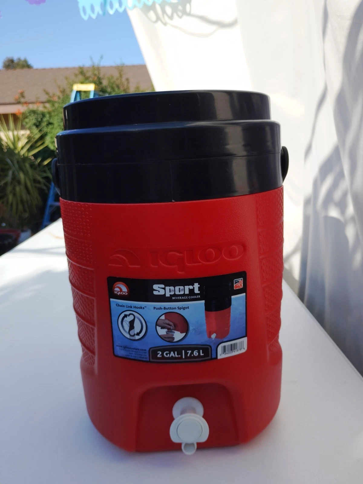 Sport Igloo 2 Liter Beverage Cooler Red and Black Insulated Portable Camping
Opens in a new window o