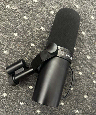 Shure SM7B Dynamisches Mikrofon XLR 3-polig Kardioid Pop-Filter Schwarz