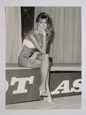Luann Caughey Miss USA 1982 Miss World Swimsuit Protest London VTG Press Photo