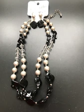 CHARMING CHARLIE NOS NEW OLD STOCK NECKLACE & EARRINGS BEADED GIFT SET