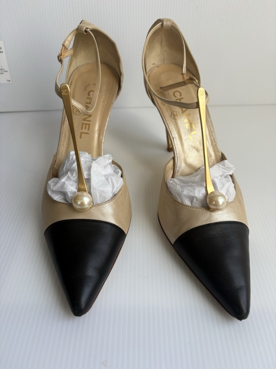 CHANEL CC LOGO FAUX PEARL STRAPS HEEL PUMPS 38.5 US 8-8.5 Two Tone