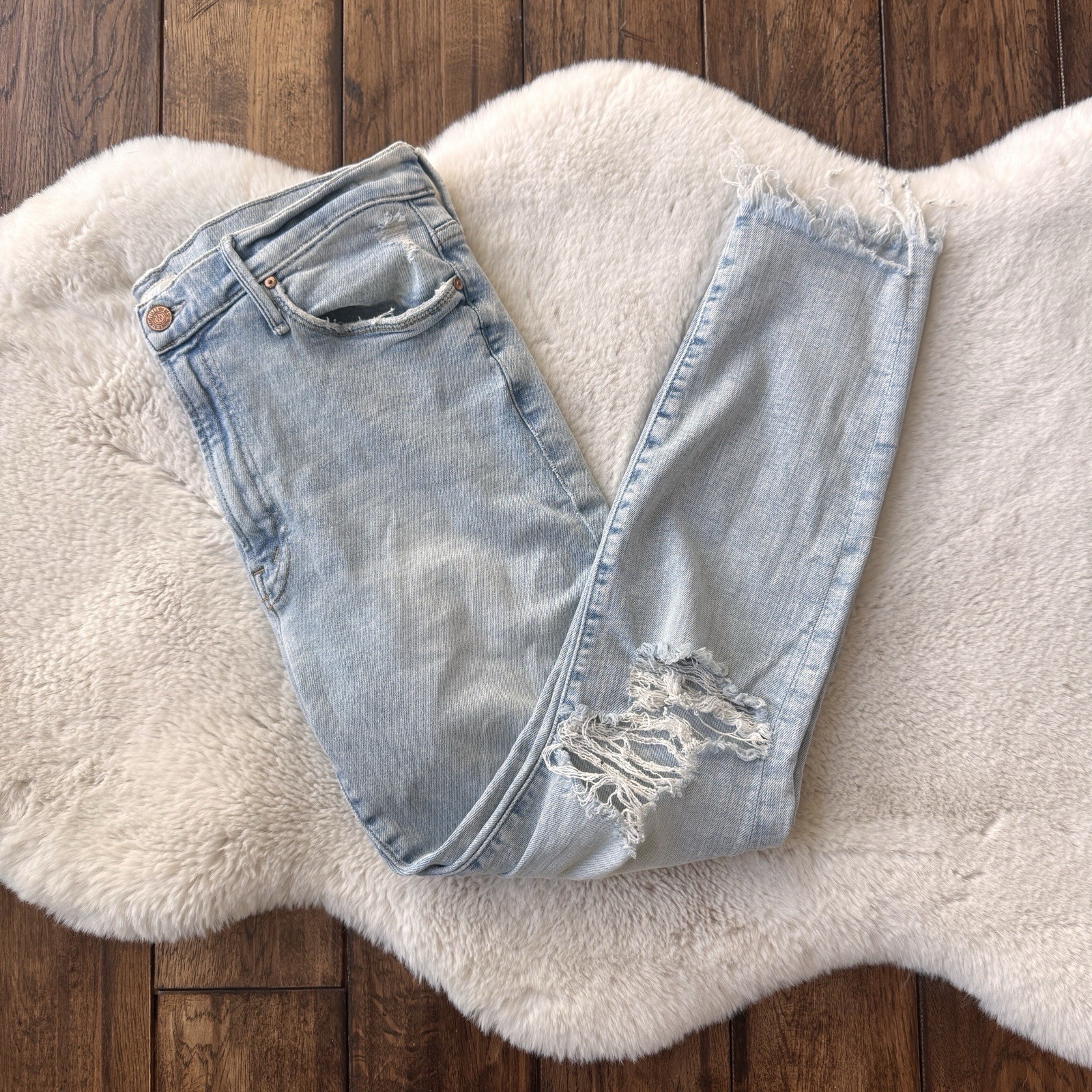 MOTHER The Stunner Zip Ankle Step Fray Light Wash Blue Distressed Womens Size 30