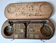 M&uuml;nzwaage mit 11 Bildm&uuml;nzgewichte um 1740 N&uuml;rnberg - Meister: Christoph Mangold