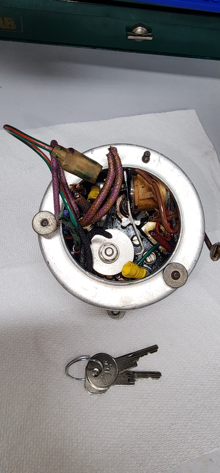 ROLLS ROYCE IGNITION SWITCHBOX LOCK WITH KEYS EARLY  SILVER SHADOW CLOUD 