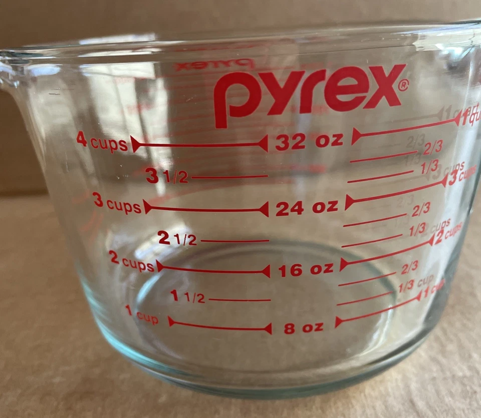 PYREX 4 Cup 32 Oz Blue Tint Glass Measuring Cup Red Letter USA - Image 4 of 4