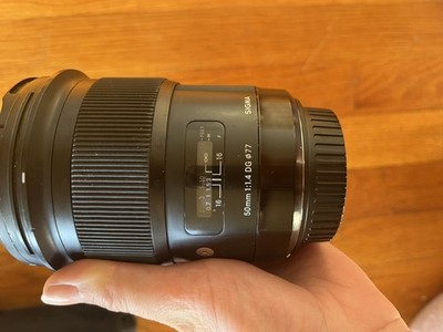 Sigma 50mm f/1.4 Art Lens for Canon EF, Auto/Manual Focus, Caps