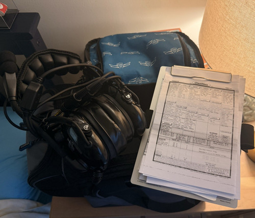 Flight Gear 6310i Over-Ear Aviation Headset Boom Mic VHF w/ Carry Bag