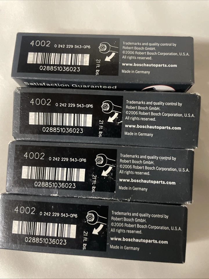 Bujía BOSCH 4002 Platinum Plus - Paquete de 4 - Reemplaza Champion 3071, NGK 6953 Foto 3 de 4