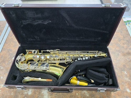 Yamaha YAS-23 - Alto Saxophone With Case