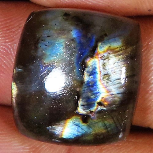 Pierre Labradorite Naturelle Flamboyante - 43,25 Carats - Cabochon Coussin - Effets Irisés - Provenance Madagascar