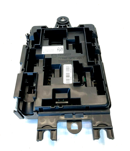 BMW Serie 320 2012-2018 relé de distribución de energía trasera caja de fusibles P/N 9261110 03 - Imagen 9 de 10