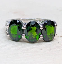 9ct White Gold Ring Diopside & Diamonds Stones UK Hallmarked ring Size K 1/2