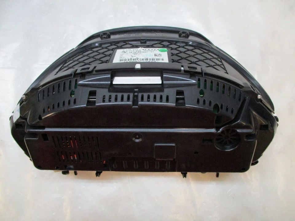 15 16 17 18 BMW M3 M4 200 MPH Speedometer Cluster 28K OEM F80 F82 F83 LKQ - Image 4 of 4