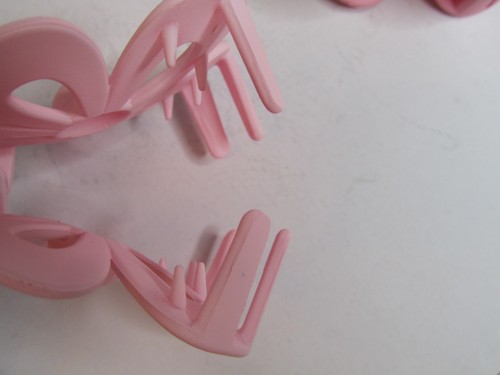 NEW 3 Flower Hair Clips Pink Shades Matte Finish Non-Slip Grip Ultra Light - Picture 2 of 3