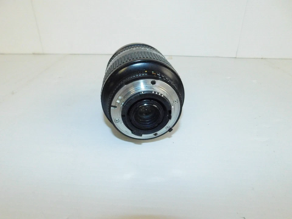 Lente de zoom Nikon AF NIKKOR 28-200mm F3.5-5.6D (CWW27) - Imagem 4 de 4