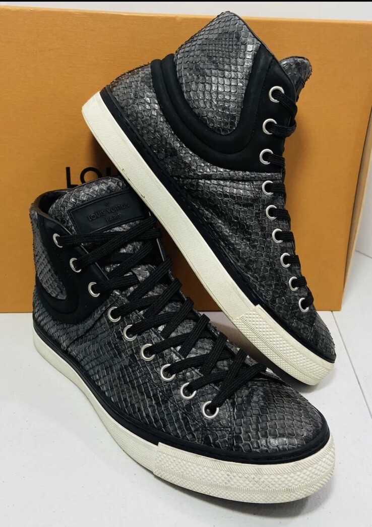 AUTHENTIC LOUIS VUITTON PYTHON BLACK SNEAKER RARE… - image 2
