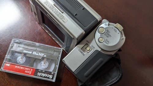 SHARP VL-AH151U 8MM CAMCORDER VCR A/V CONVERSION -- Camera is untested. - Picture 5 of 6