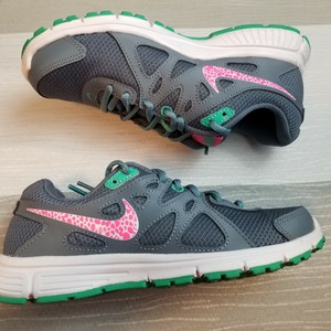 nike revolution 2 mujer caracteristicas