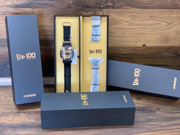 Casio G-shock LTD oro digital/analógica GM-110NE-1A New Era