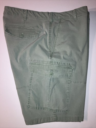 IZOD Saltwater Cargo Shorts Men’s 38x10in Mint Comfort Stretch Golf, Fishing