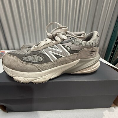 New Balance FuelCell 990v6 Size 5 Kids Color: Grey with Silver
