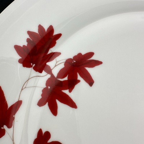 Plato de cena Mikasa rojo puro hojas de arce japonés rojo como nuevo - Imagen 10 de 17