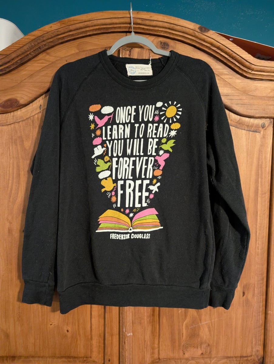 [Out of Print] Frederick Douglass / Once You Learn to Read Sweatshirt (Black) - フレデリック・ダグラス スウェット Out Of Print Co. Frederick Douglass Reading Book Sweatshirt