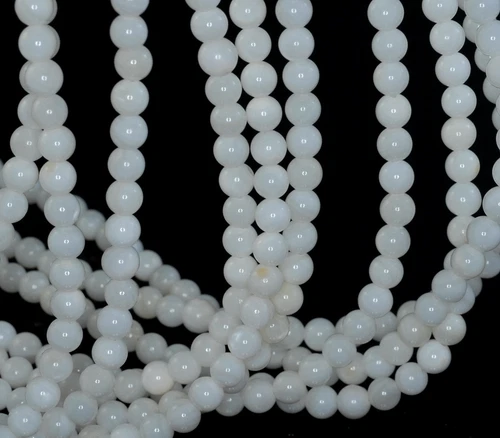 6 MM SCHNEEFLOCKE MUSCHEL EDELSTEIN MILCHIG WEISS RUND LOSE PERLEN 15 Zoll - Bild 1 von 4