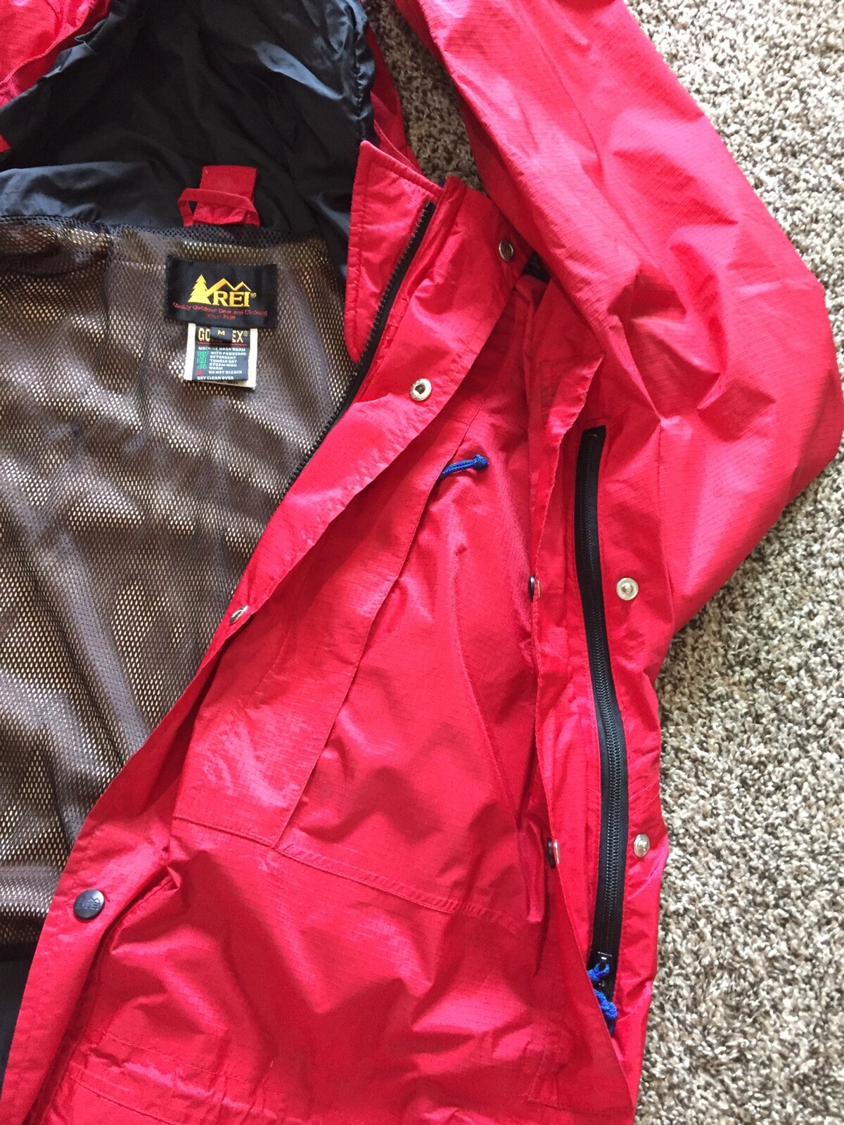 Vintage REI GORETEX RED Nylon Rain Shell Jacket Wind… Gem