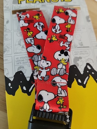 Peanuts Snoopy Red Fabric Snap-Off Lanyard ID Badge Key Holder w/ Charm And Hook - Bild 8 von 9
