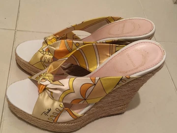 Sandalia de tacón con suela de cuña Emilio Pucci para mujer amarillo blanco talla 37 EE. UU. 7 CASI COMO NUEVA Foto 4 de 4