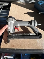 PORTER CABLE NS100B NARROW CROWN STAPLER USED